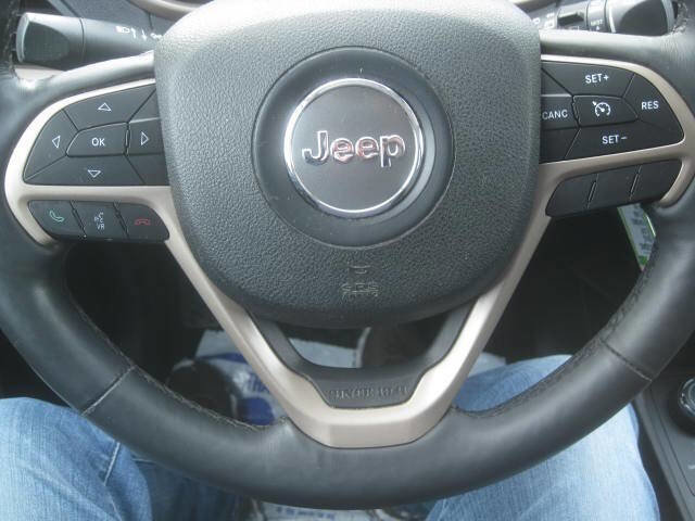 Used 2015 Jeep Cherokee Latitude w/ Cold Weather Group image 32