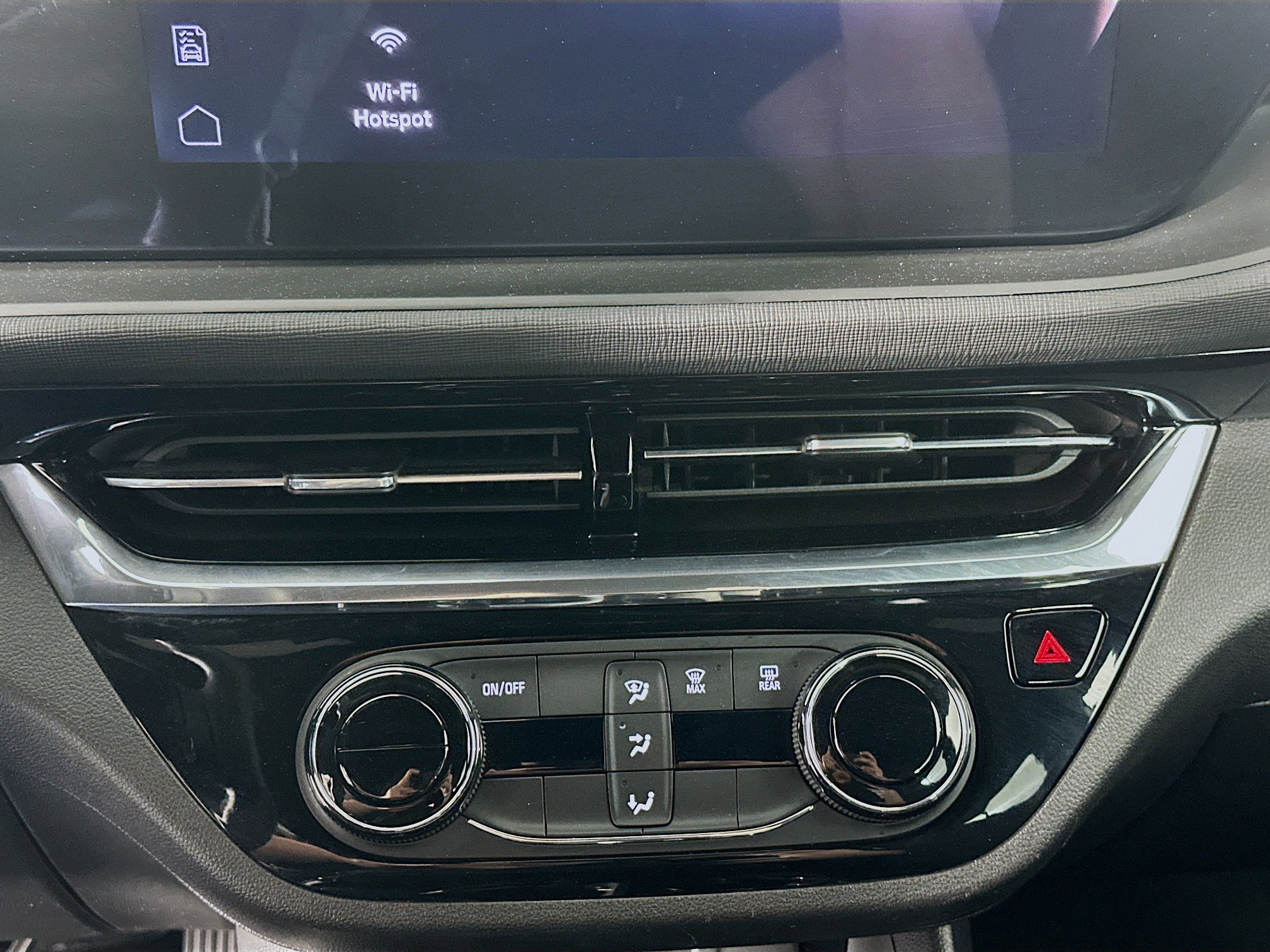 Used 2025 Buick Envista Sport Touring image 22