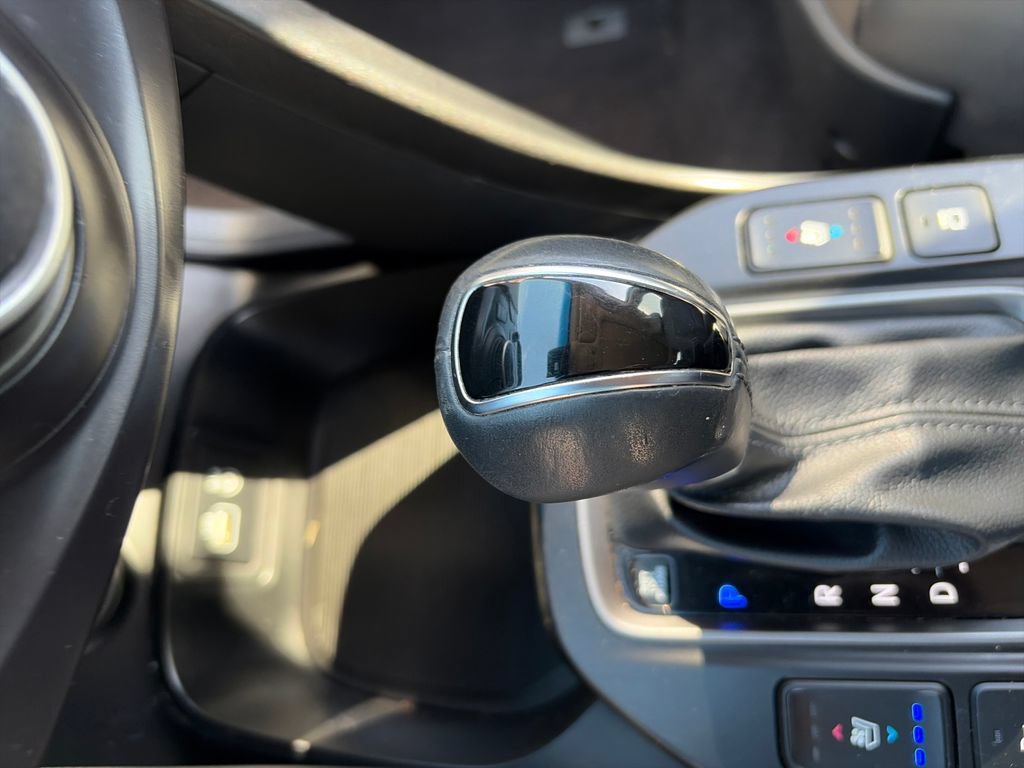 Used 2017 Hyundai Santa Fe AWD image 25