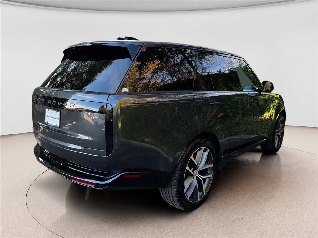 New 2025 Land Rover Range Rover SE image 7