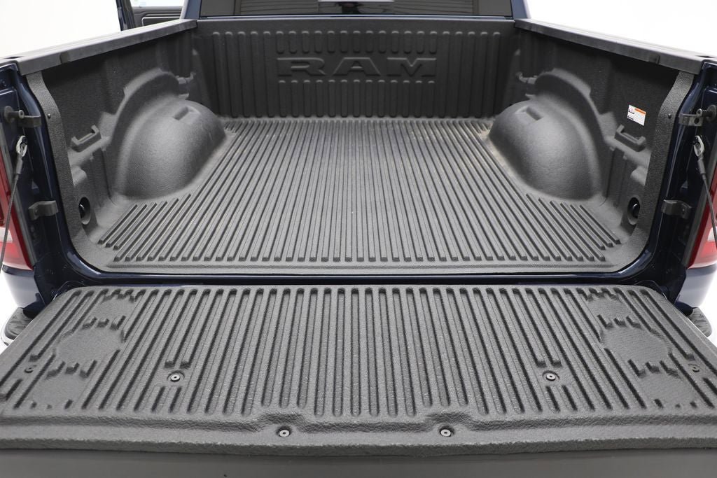 Used 2024 RAM 1500 Laramie AWD/4WD image 11