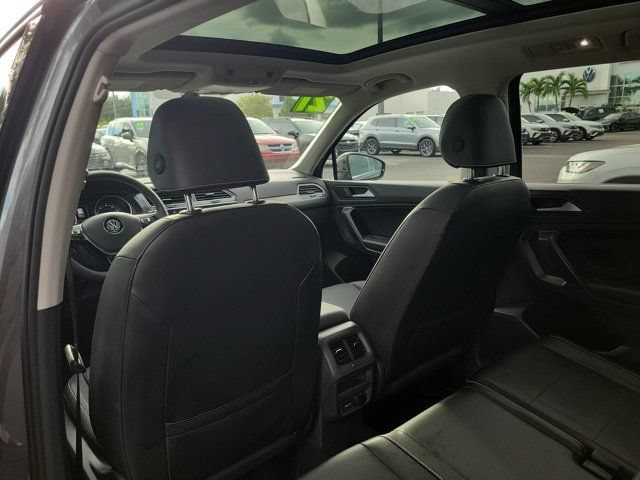 Used 2021 Volkswagen Tiguan SE w/ Panoramic Sunroof Package FWD image 14