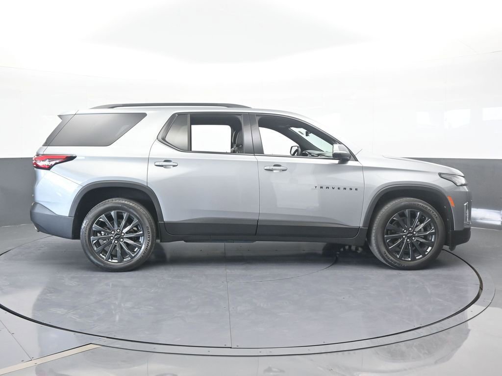 Used 2023 Chevrolet Traverse RS image 7