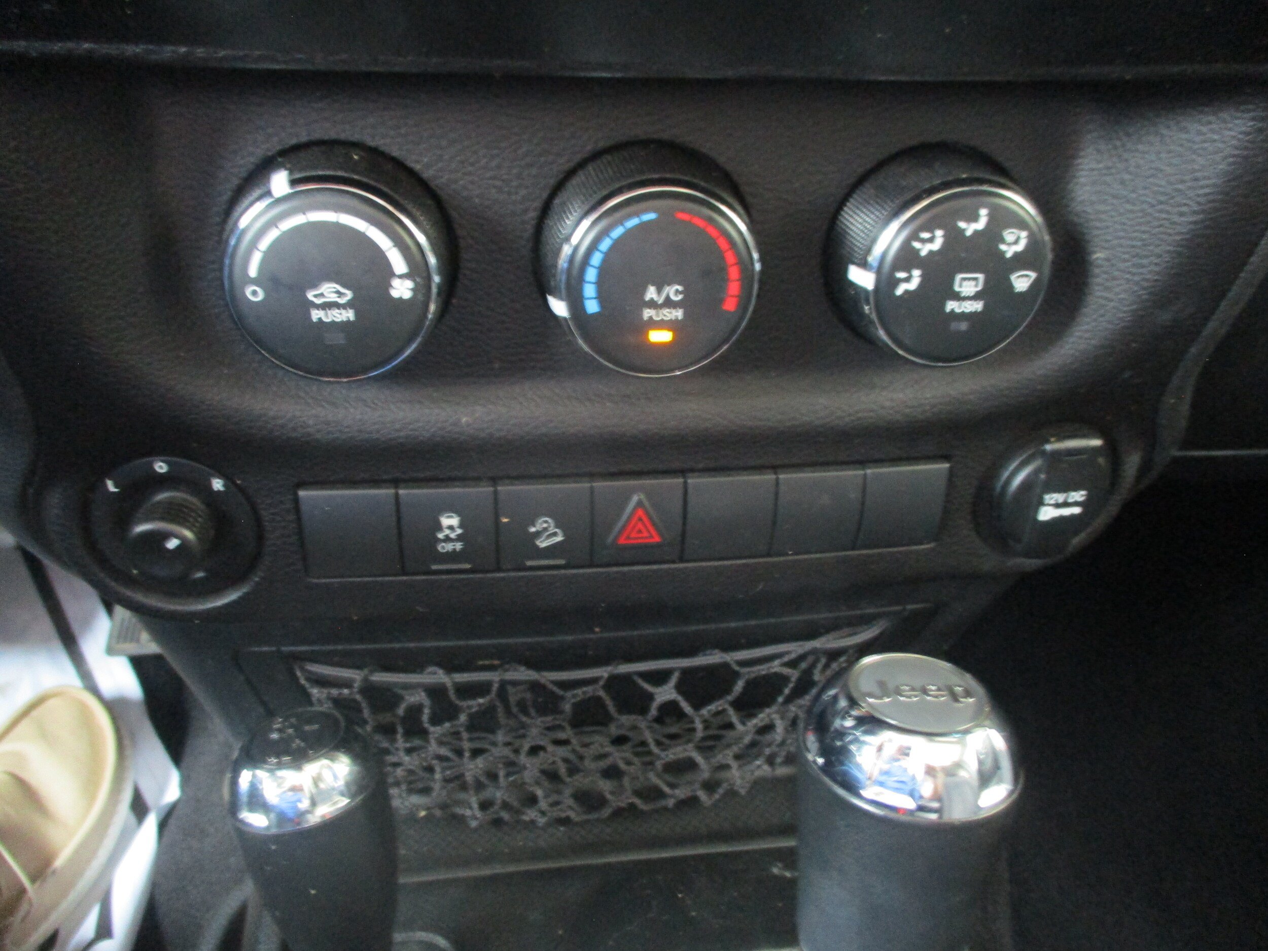 Used 2018 Jeep Wrangler Unlimited Sport S AWD/4WD image 12