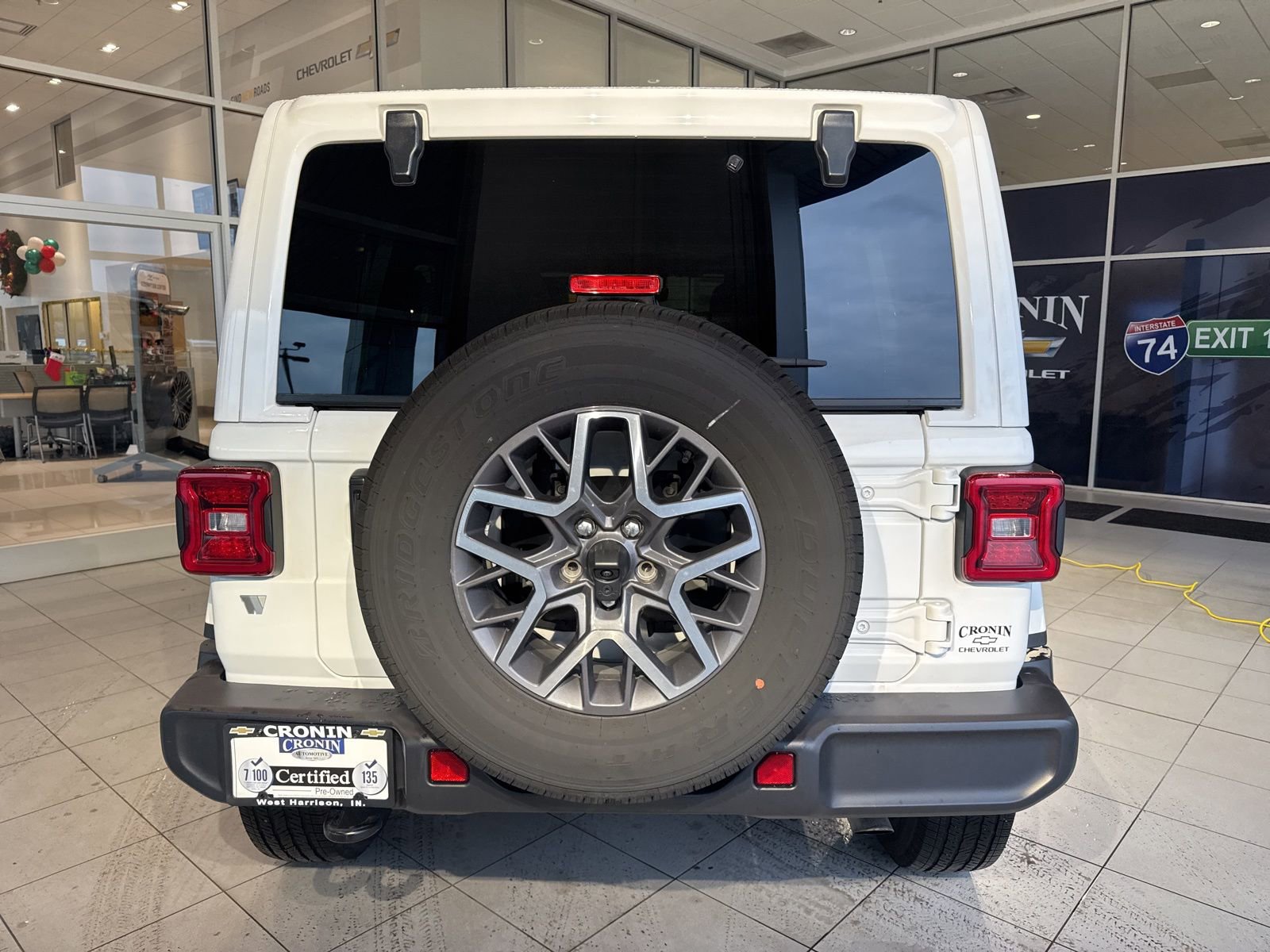 Used 2024 Jeep Wrangler Sahara w/ Technology Group image 10