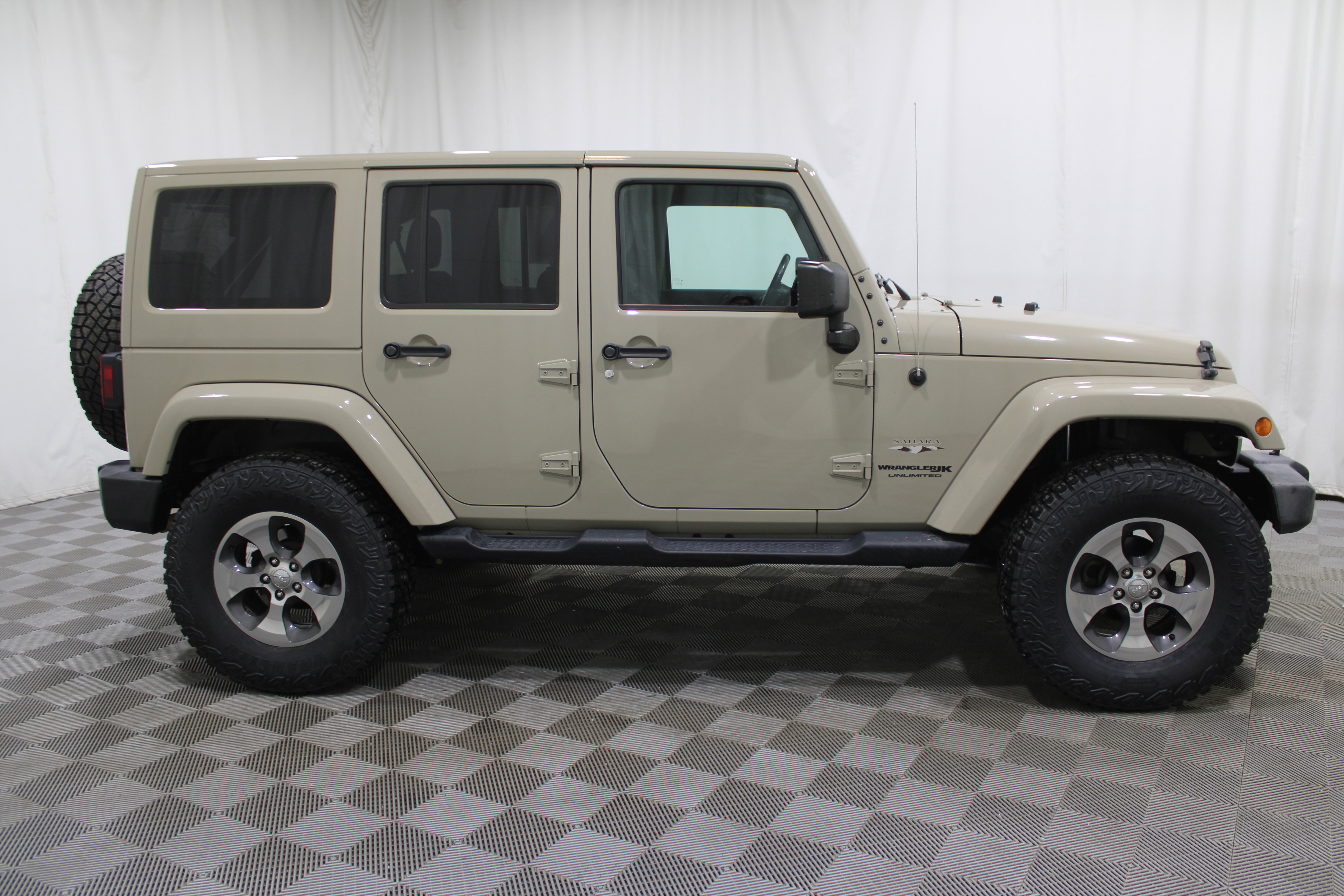 Used 2018 Jeep Wrangler Unlimited Sahara image 20