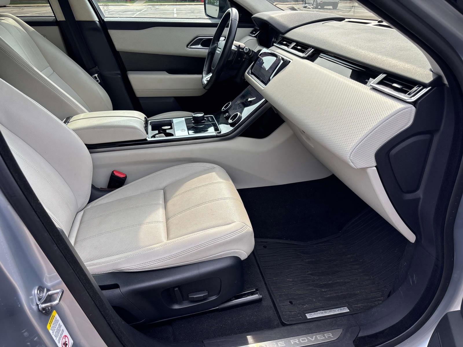 Used 2018 Land Rover Range Rover Velar S image 14