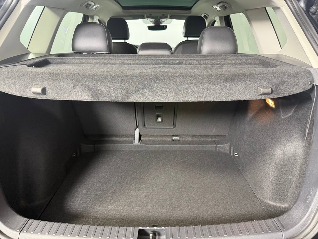 Used 2023 Volkswagen Taos SE w/ Panoramic Sunroof Package image 31