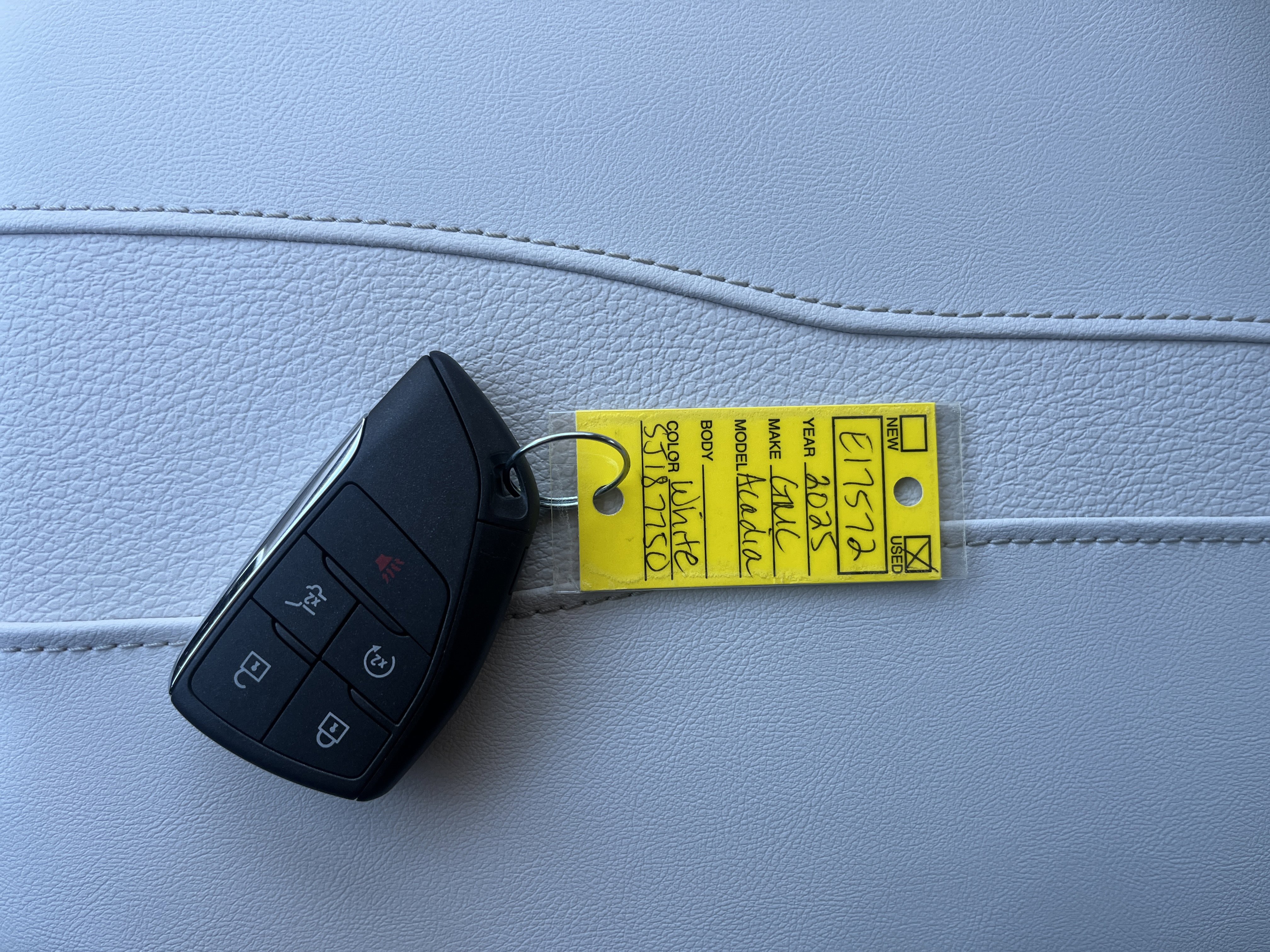 Used 2025 GMC Acadia Denali image 38