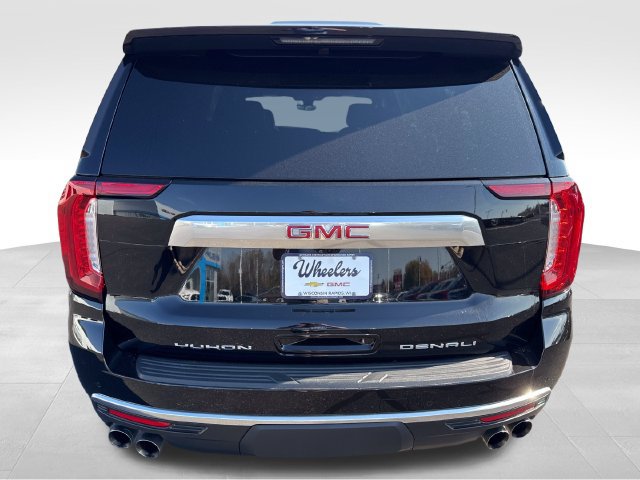 Used 2022 GMC Yukon XL Denali w/ Denali Premium Package AWD/4WD image 4