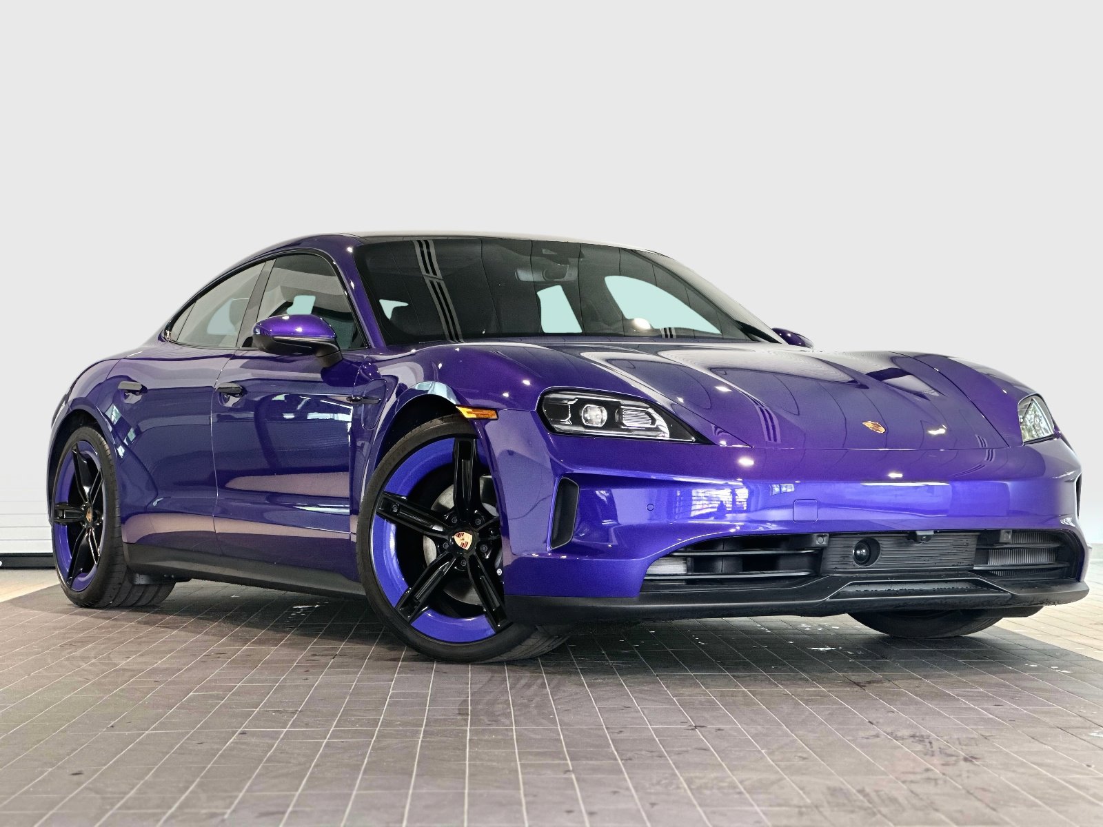 Certified 2025 Porsche Taycan image 9