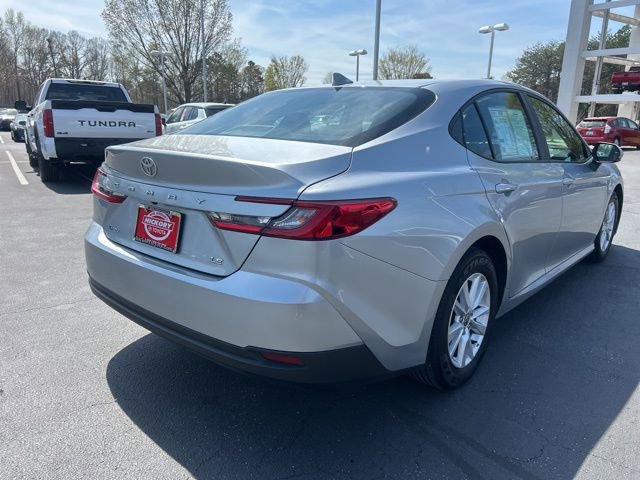 Used 2025 Toyota Camry LE image 7