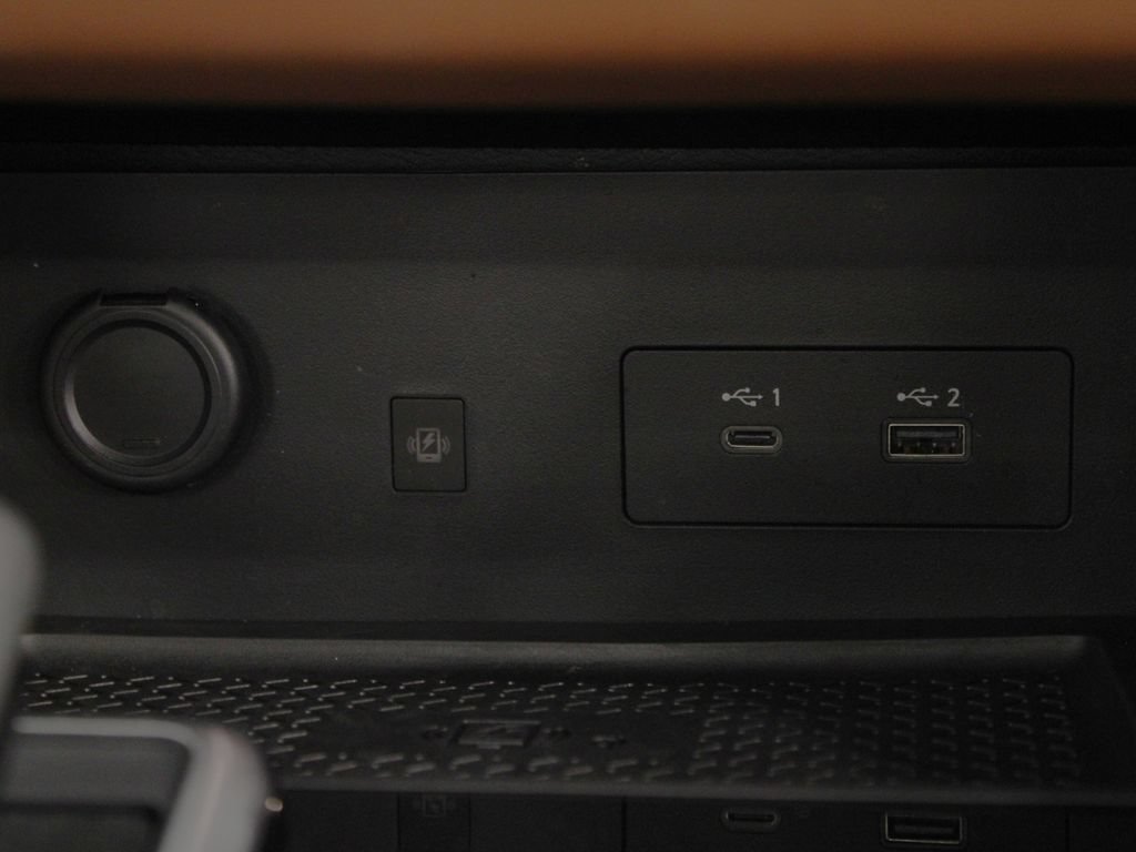 Used 2025 Nissan Pathfinder Platinum w/ Cargo Package FWD image 29