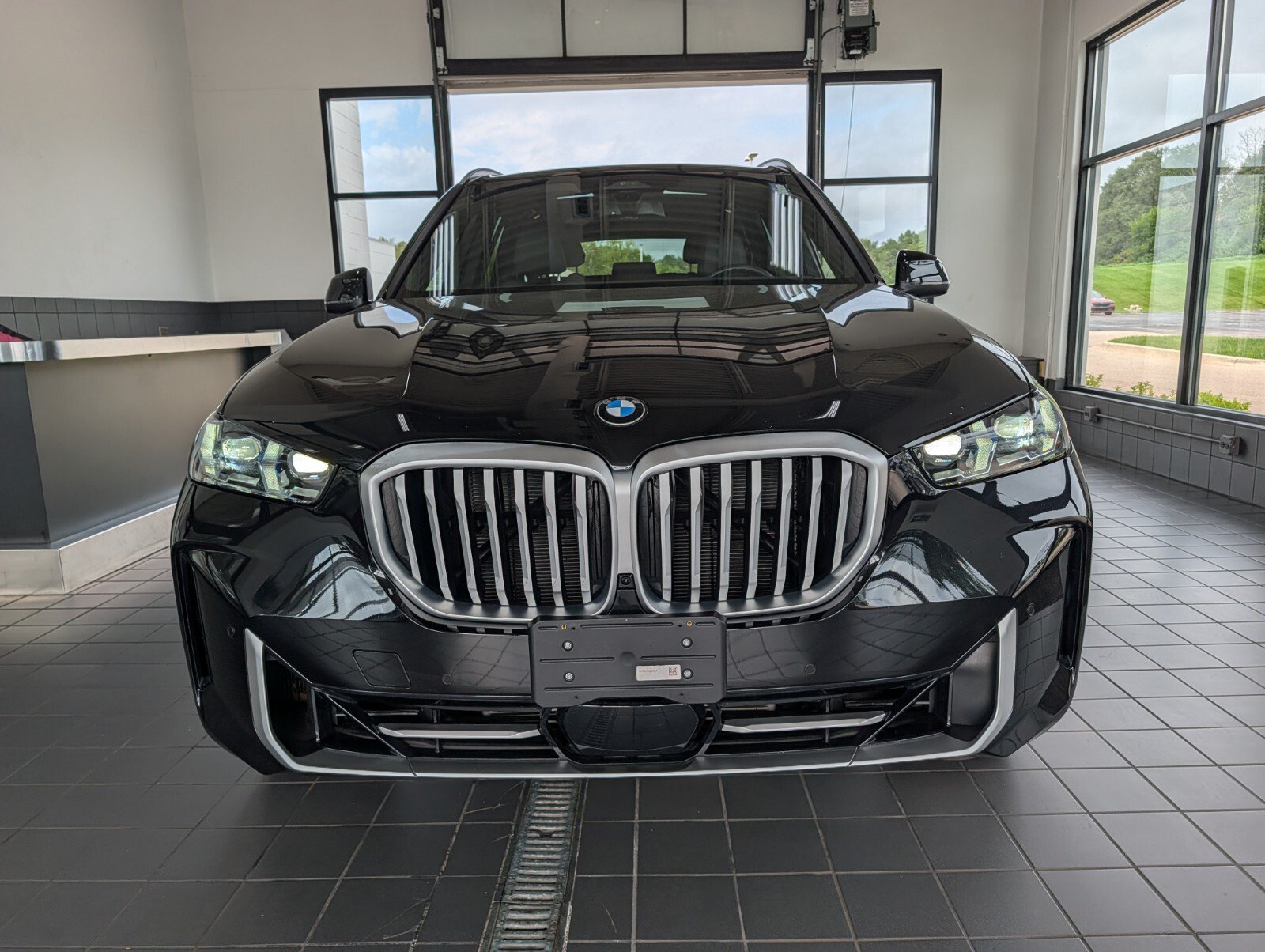 Used 2026 BMW X5 xDrive40i w/ Premium Package AWD/4WD image 8