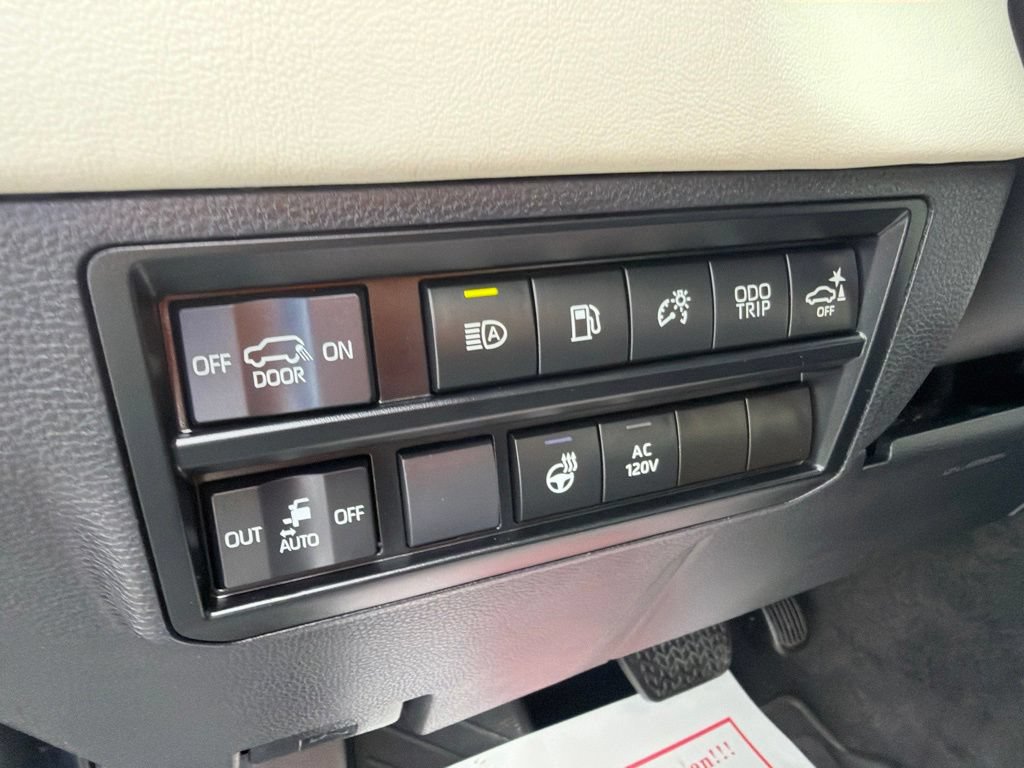 Certified 2024 Toyota Sequoia Capstone AWD/4WD image 17