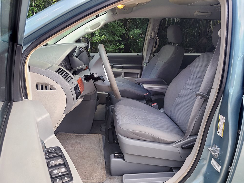 Used 2009 Chrysler Town & Country LX w/ Entertainment Group #1 image 14