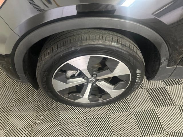 Used 2025 Volvo XC40 B5 Plus AWD/4WD image 41