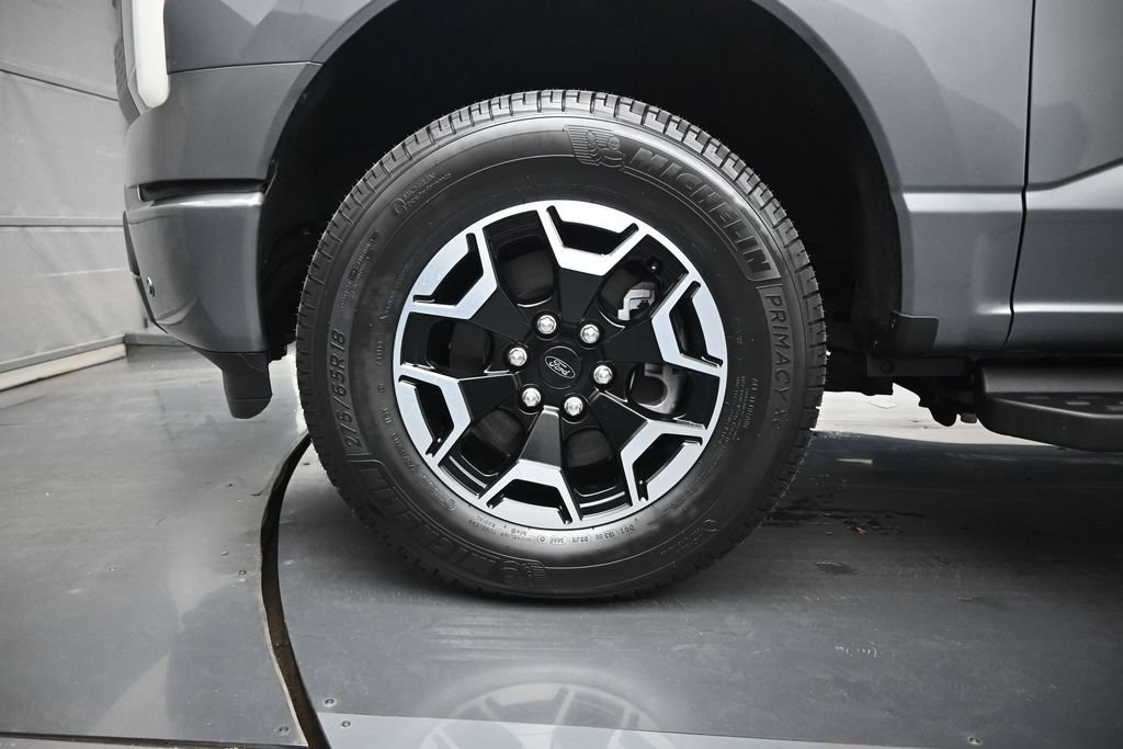Used 2023 Ford F150 Lightning XLT AWD/4WD image 24
