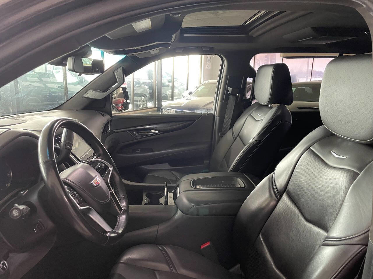 Used 2018 Cadillac Escalade ESV Platinum image 16