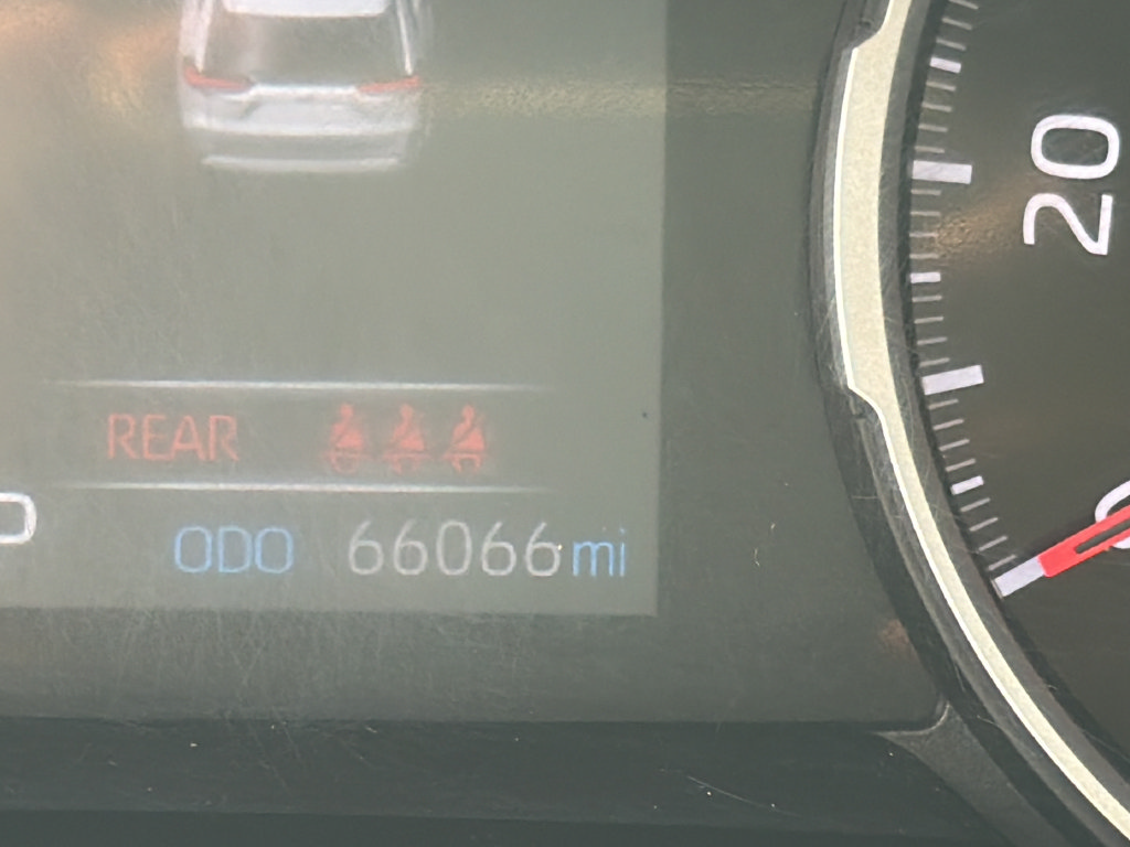 Used 2021 Toyota RAV4 LE AWD/4WD image 42