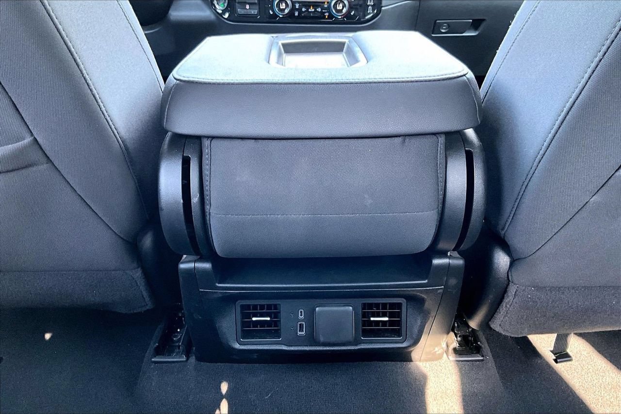 Used 2025 Chevrolet Silverado 2500 LT w/ Convenience Package AWD/4WD image 16