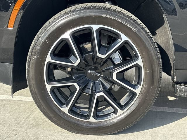 Used 2025 Chevrolet Suburban RST image 10