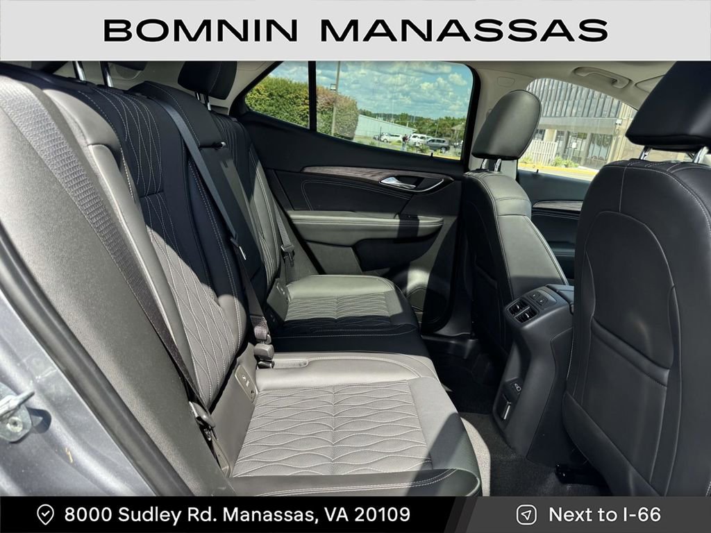 Used 2022 Buick Envision Avenir w/ Technology Package II AWD/4WD image 10