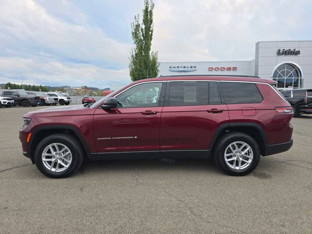 Used 2024 Jeep Grand Cherokee L Laredo w/ Luxury Tech Group I image 2