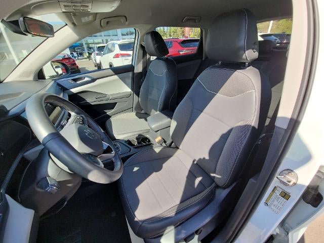 Used 2023 Volkswagen Taos SE w/ Black Wheel Package FWD image 18