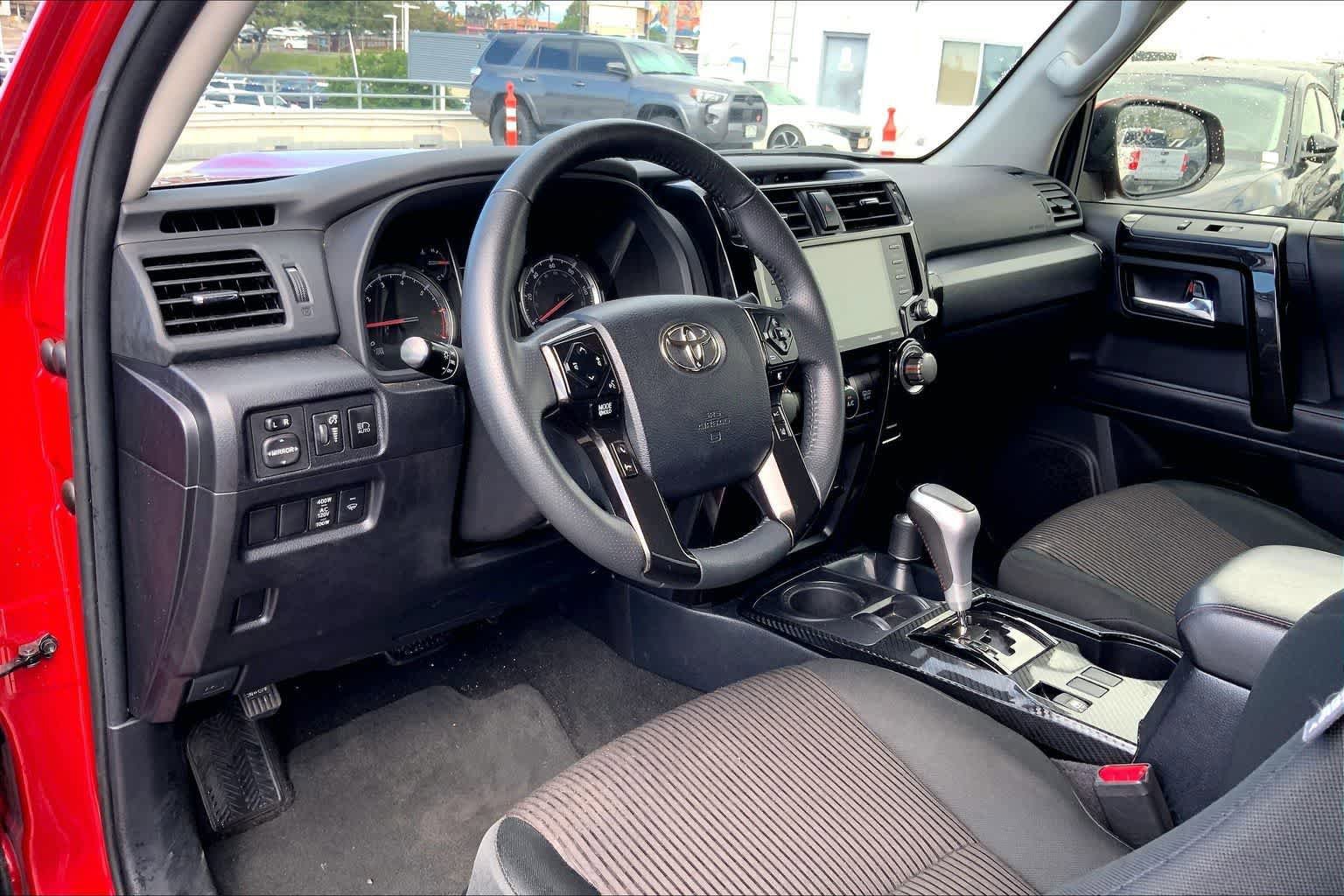 Used 2024 Toyota 4Runner TRD Off-Road AWD/4WD image 2