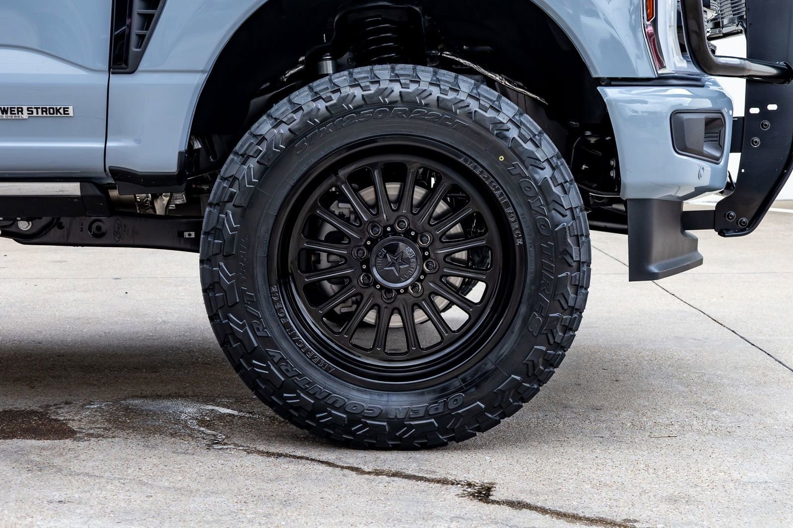 Used 2025 Ford F350 Platinum AWD/4WD image 12