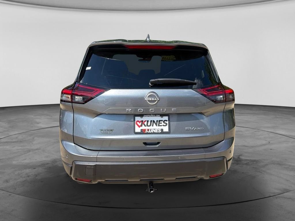 Used 2024 Nissan Rogue SV AWD/4WD image 9