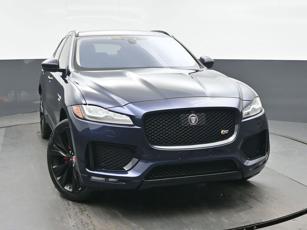 Used 2019 Jaguar F-PACE S image 8