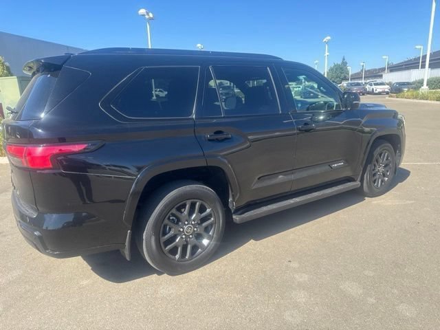 Used 2023 Toyota Sequoia Platinum AWD/4WD image 6