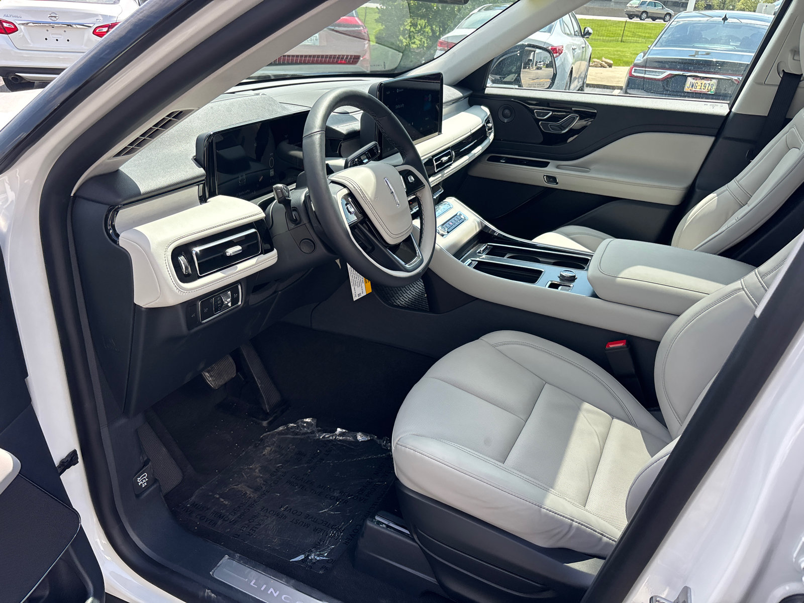 New 2026 Lincoln Aviator Reserve w/ Illumination Package AWD/4WD image 24