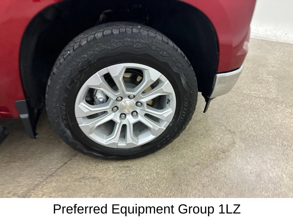 Used 2022 Chevrolet Silverado 1500 LTZ w/ LTZ Premium Package AWD/4WD image 17