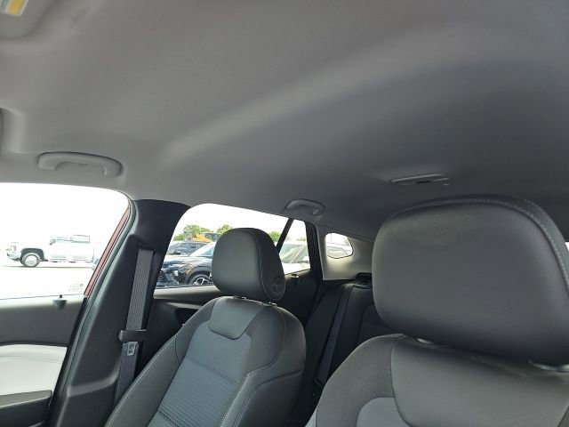 Used 2024 Chevrolet Trax LT w/ LT Convenience Package image 21