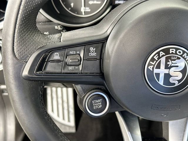 Used 2022 Alfa Romeo Giulia Ti AWD/4WD image 22