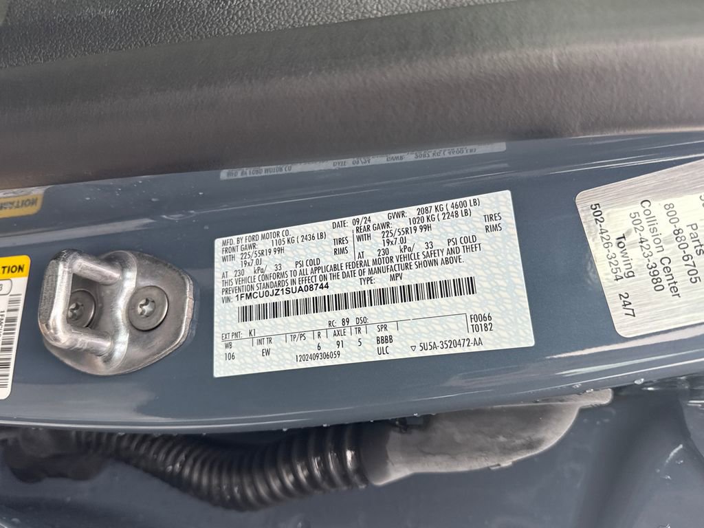 Used 2025 Ford Escape Platinum image 30