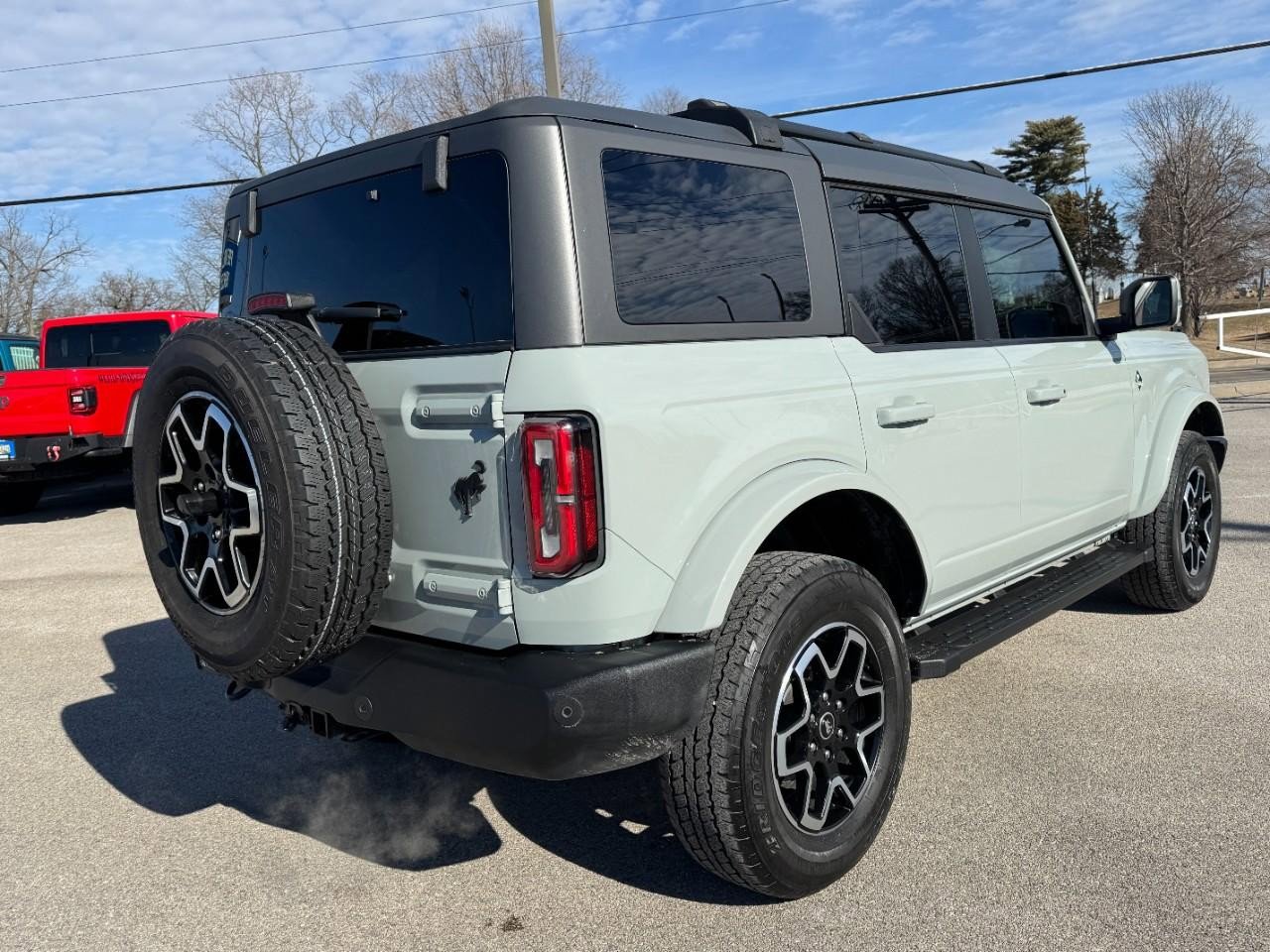 Used 2023 Ford Bronco Outer Banks image 3