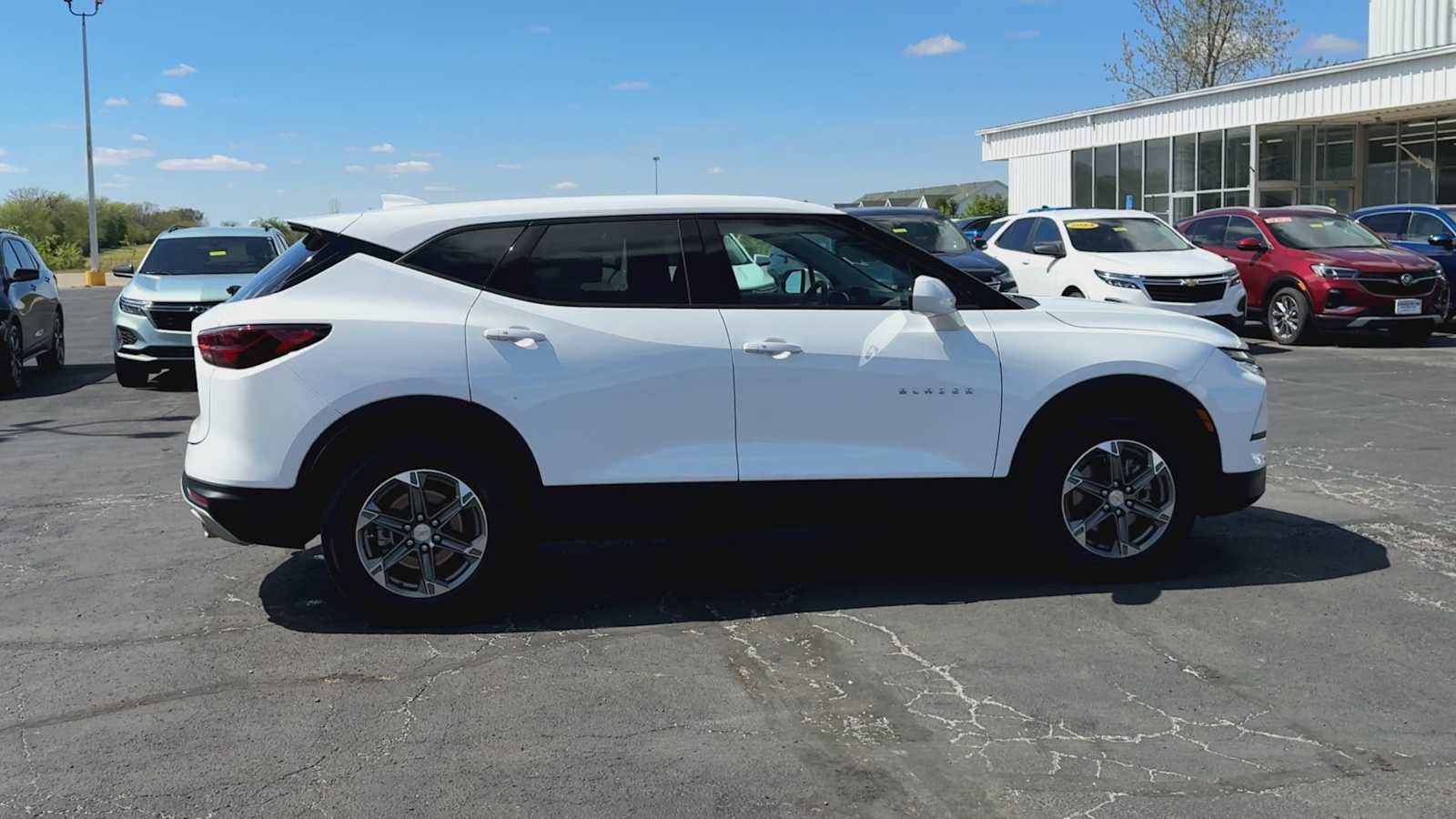 Certified 2025 Chevrolet Blazer LT FWD image 9