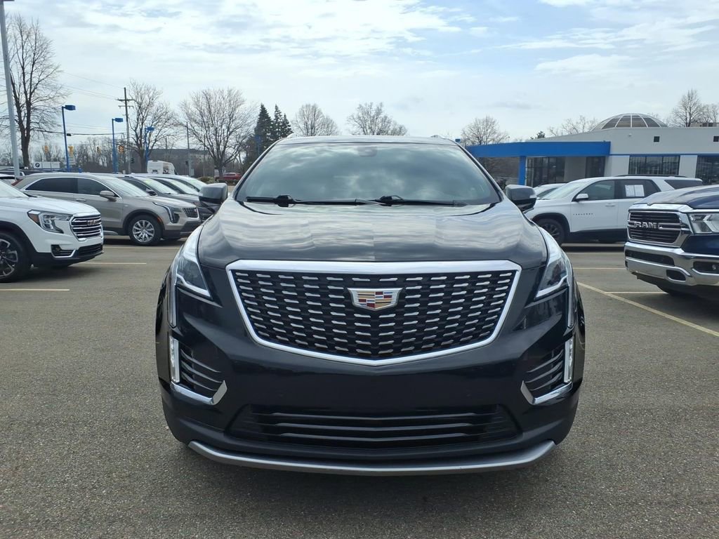Used 2023 Cadillac XT5 Premium Luxury image 2