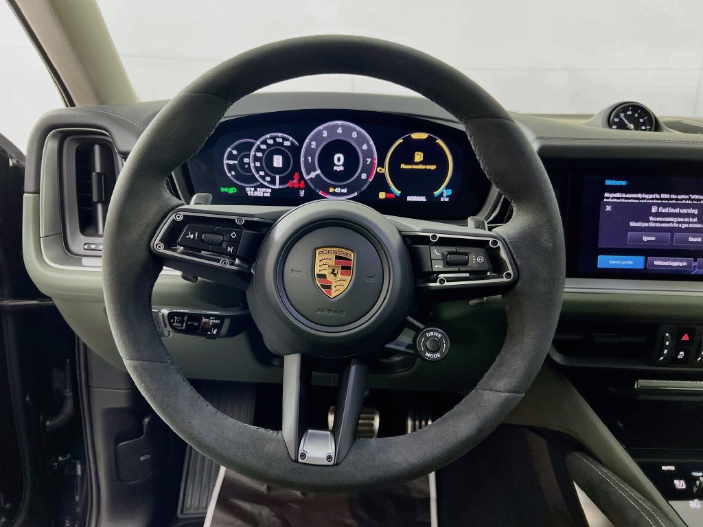 Used 2026 Porsche Cayenne S AWD/4WD image 12