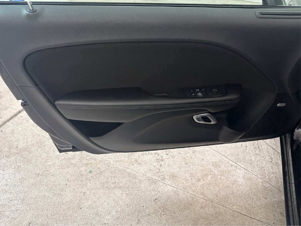 Used 2023 Dodge Challenger SXT RWD image 32