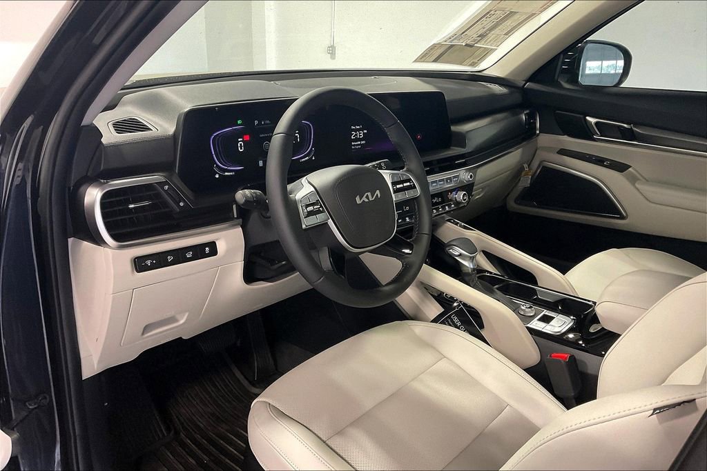 New 2025 Kia Telluride S image 17
