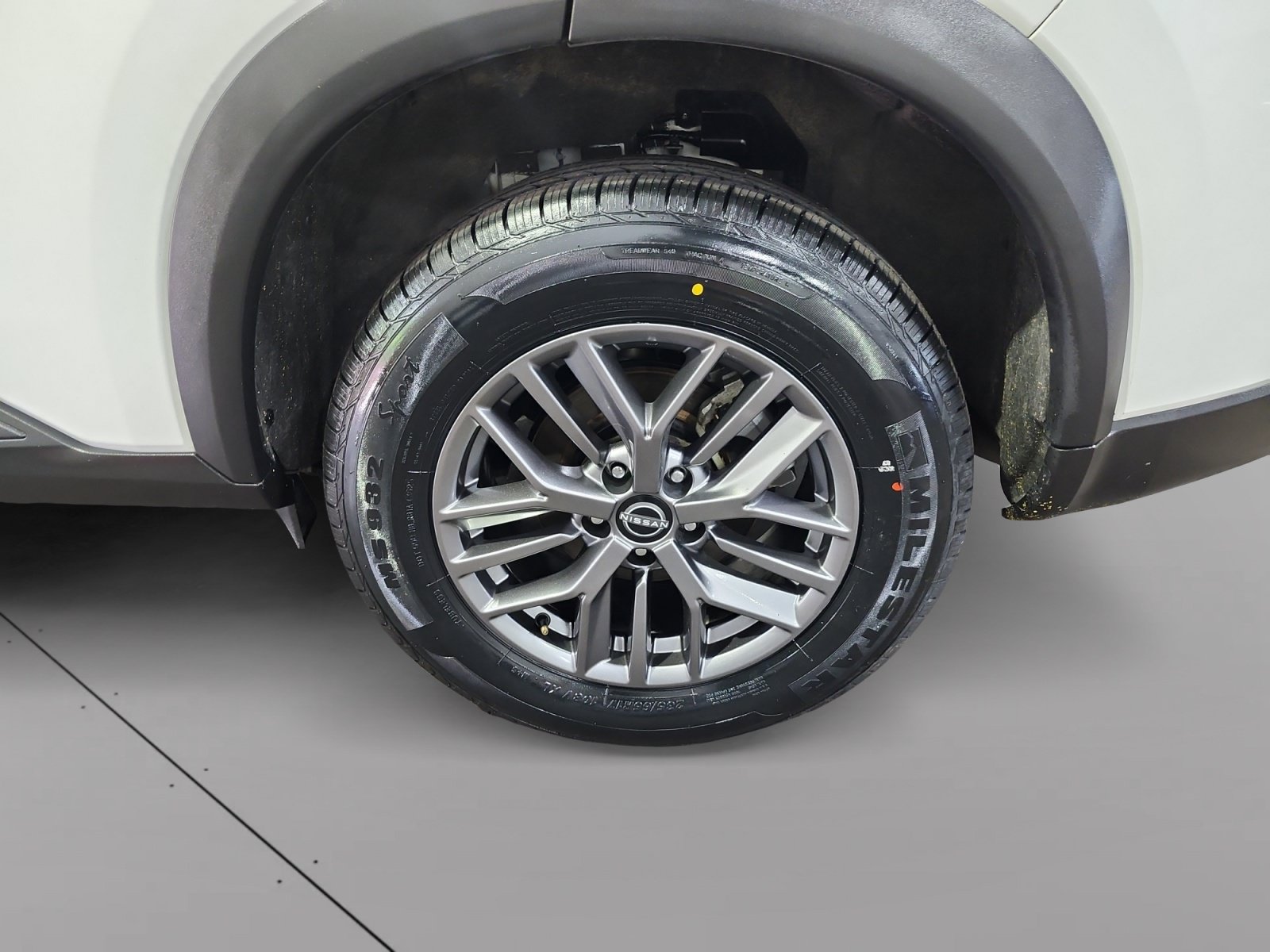 Used 2024 Nissan Rogue S AWD/4WD image 14