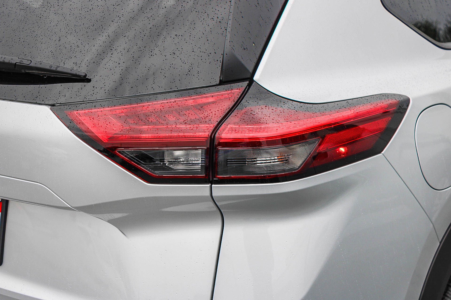 Used 2025 Nissan Rogue SV image 10