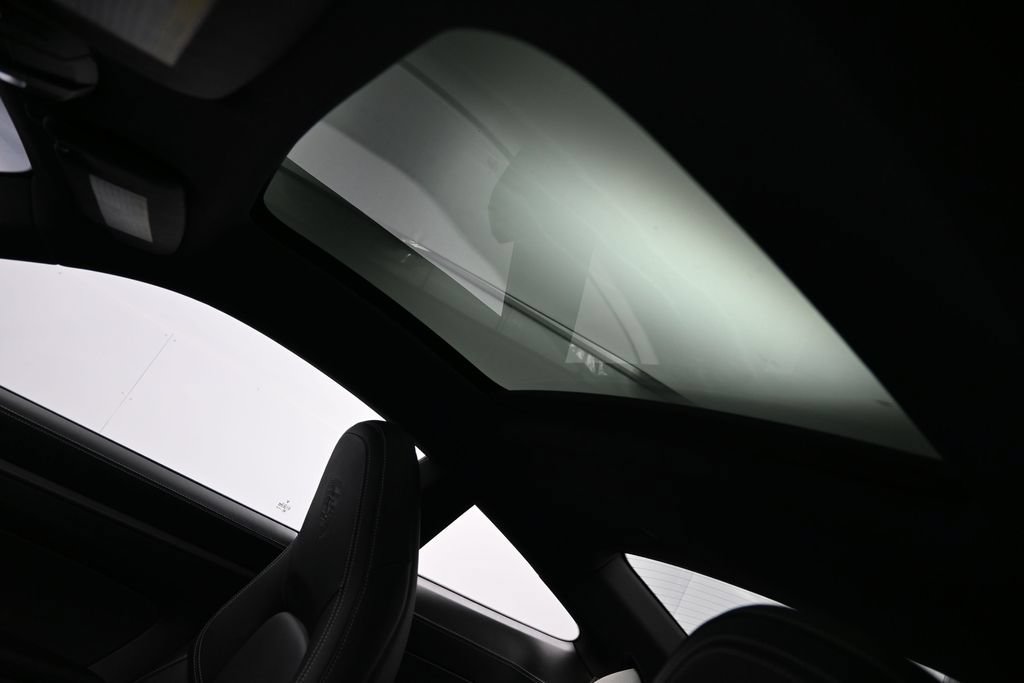 Certified 2022 Porsche 911 Carrera RWD image 24