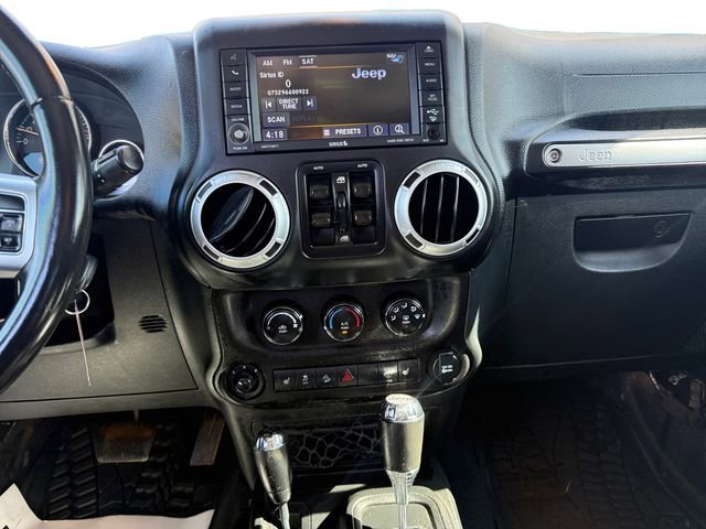 Used 2017 Jeep Wrangler Unlimited Rubicon image 11