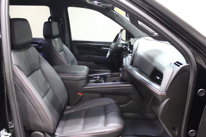 Used 2025 Chevrolet Tahoe RST AWD/4WD image 25